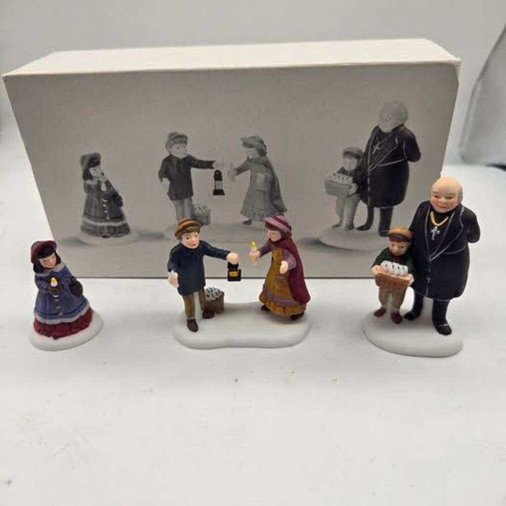 Heritage Village Collection "A Peaceful Glow On Christmas Eve (GAR-1)
